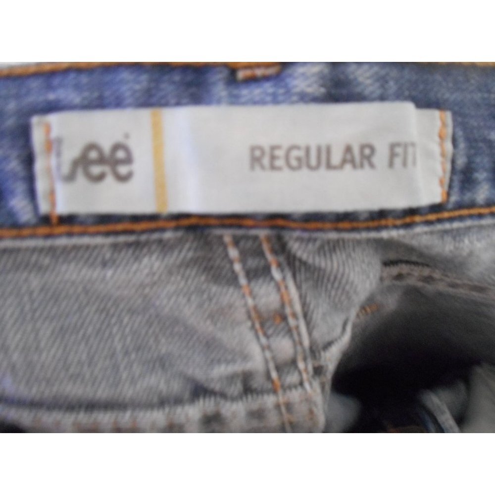 Lee Size 36 x 30 Regular Fit 100% cotton well distressed jeans - Picture 2 of 9